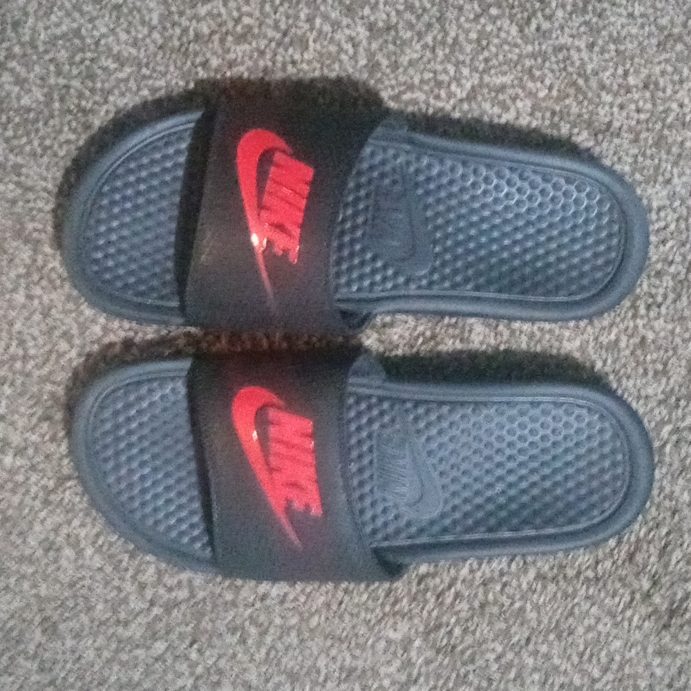 Slide/Sandals Nike Size 11 Black, Red
